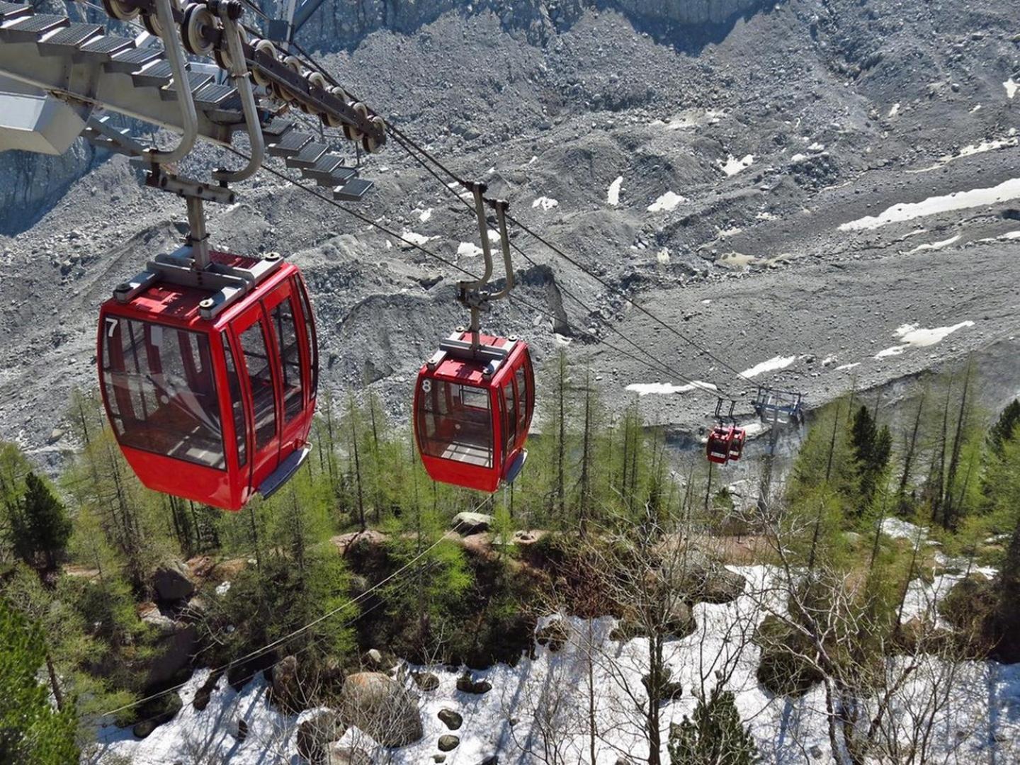 Apartment Au Bon Coin - Luxury Chamonix Hidden Haven, Mont Blanc View, Hot Tub And Garden Buitenkant foto