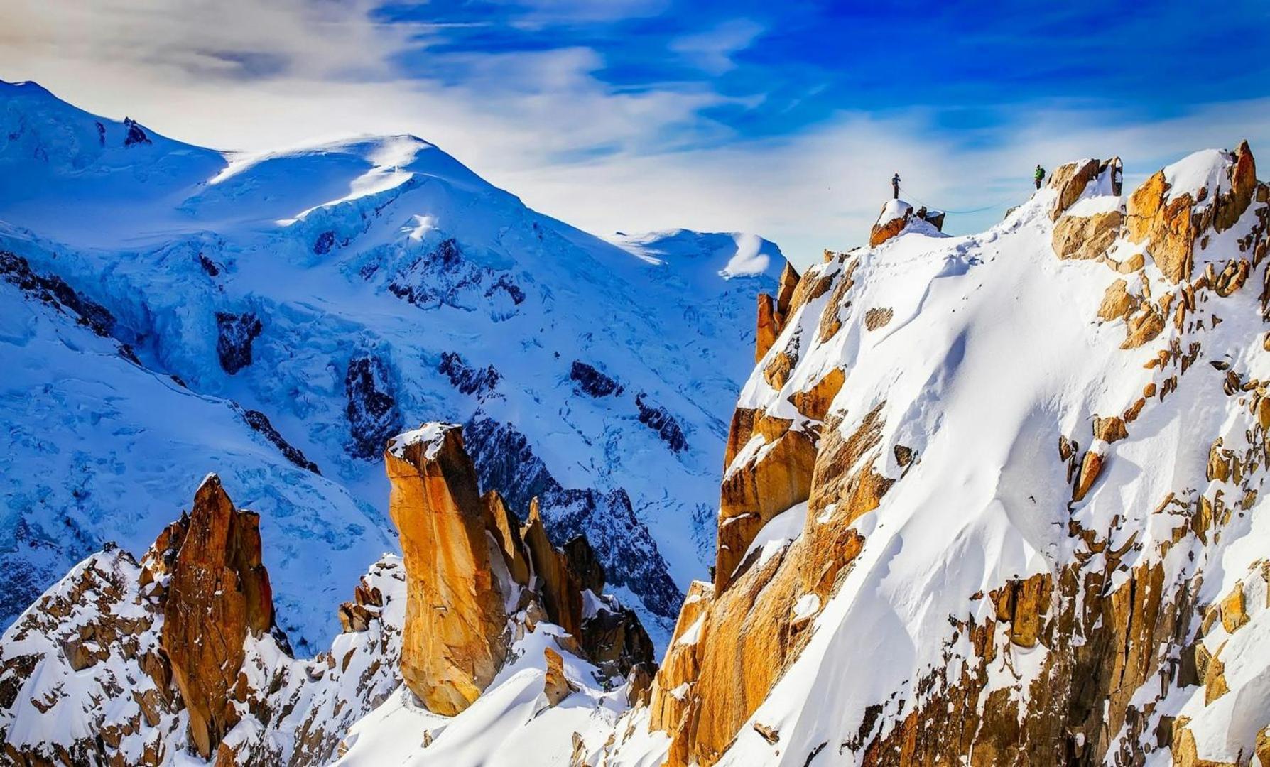 Apartment Au Bon Coin - Luxury Chamonix Hidden Haven, Mont Blanc View, Hot Tub And Garden Buitenkant foto