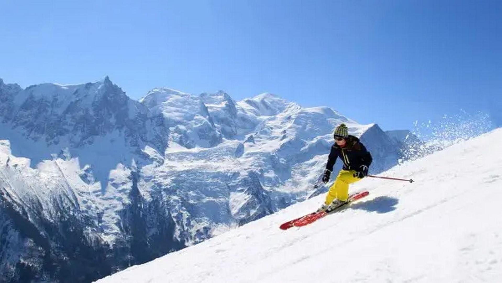 Apartment Au Bon Coin - Luxury Chamonix Hidden Haven, Mont Blanc View, Hot Tub And Garden Buitenkant foto