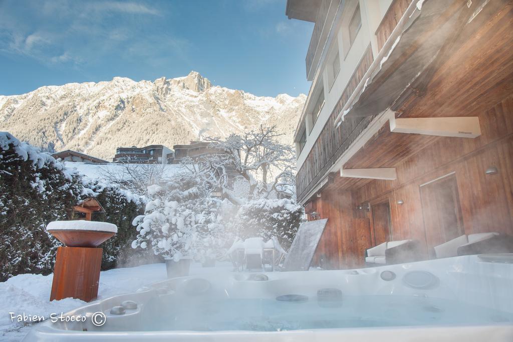 Apartment Au Bon Coin - Luxury Chamonix Hidden Haven, Mont Blanc View, Hot Tub And Garden Buitenkant foto