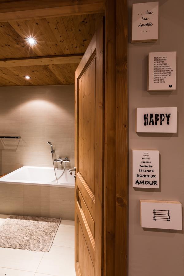 Apartment Au Bon Coin - Luxury Chamonix Hidden Haven, Mont Blanc View, Hot Tub And Garden Buitenkant foto